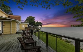 Sunset Haven - Lakeside Retreat In Gotl